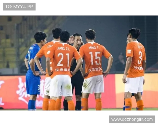 三镇新任主帅莫拉谈球队减分影响及对武汉的期待